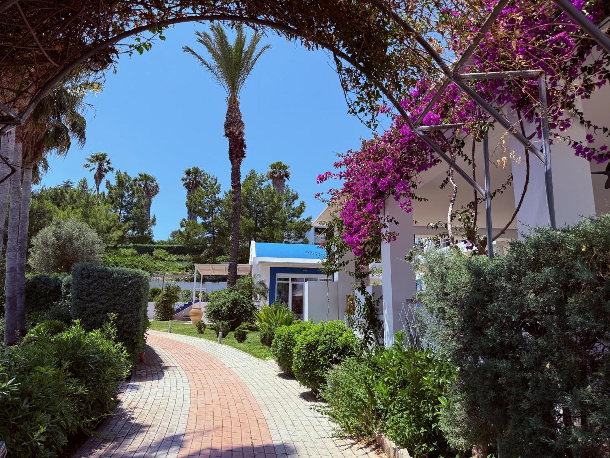 Grande Dame Villa Of Rhodes Асгуру Экстерьер фото